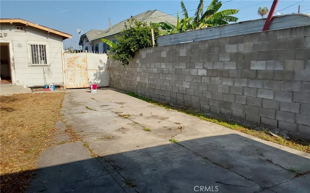 824 W 74th, Los Angeles, California 90044 home-pic-28