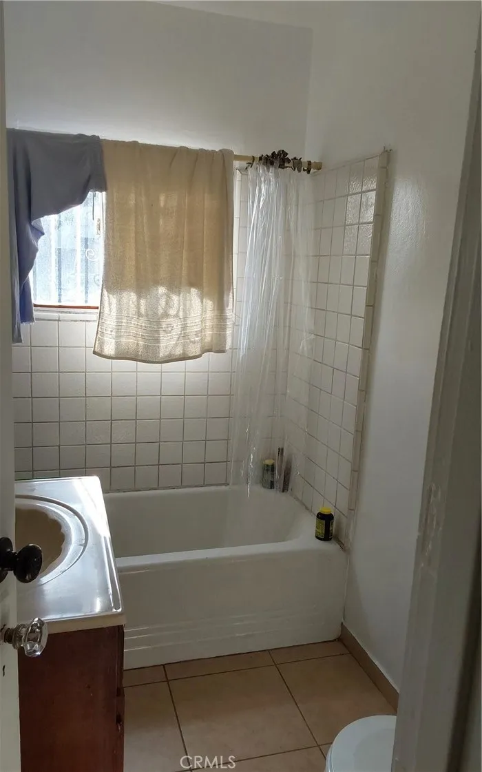 824 W 74th, Los Angeles, California 90044 home-pic-16