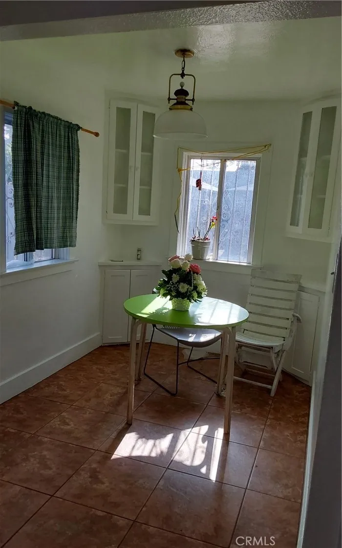 824 W 74th, Los Angeles, California 90044 home-pic-20