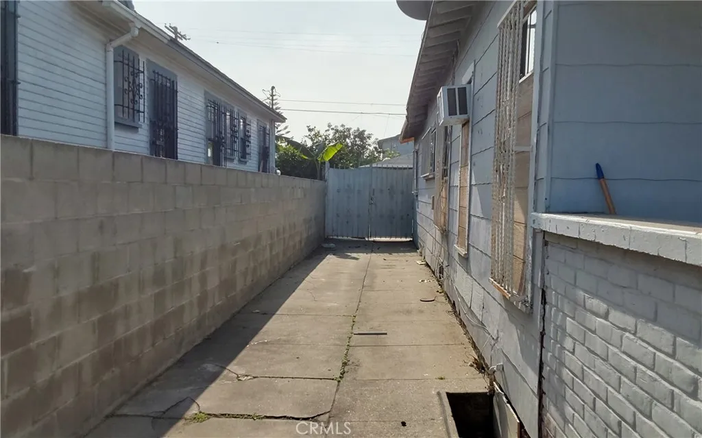 824 W 74th, Los Angeles, California 90044 home-pic-31