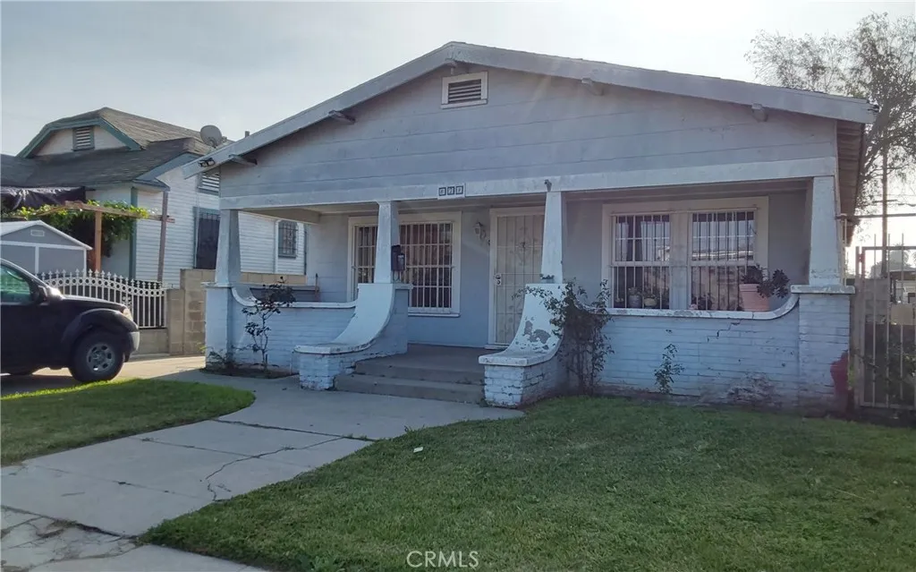 824 W 74th, Los Angeles, California 90044 home-pic-1
