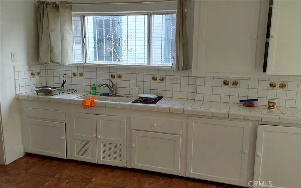 824 W 74th, Los Angeles, California 90044 home-pic-22