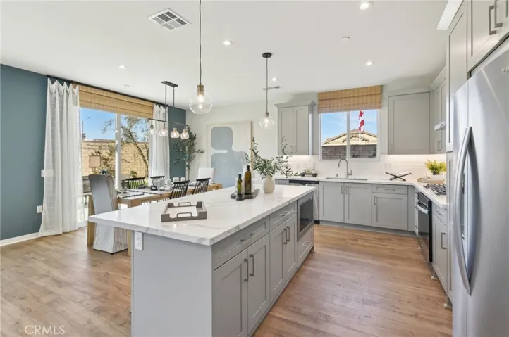 MODEL HOME