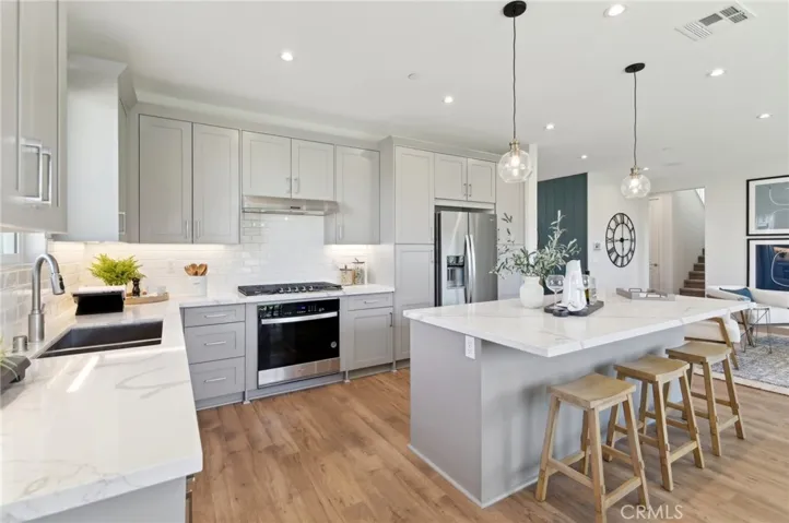 MODEL HOME