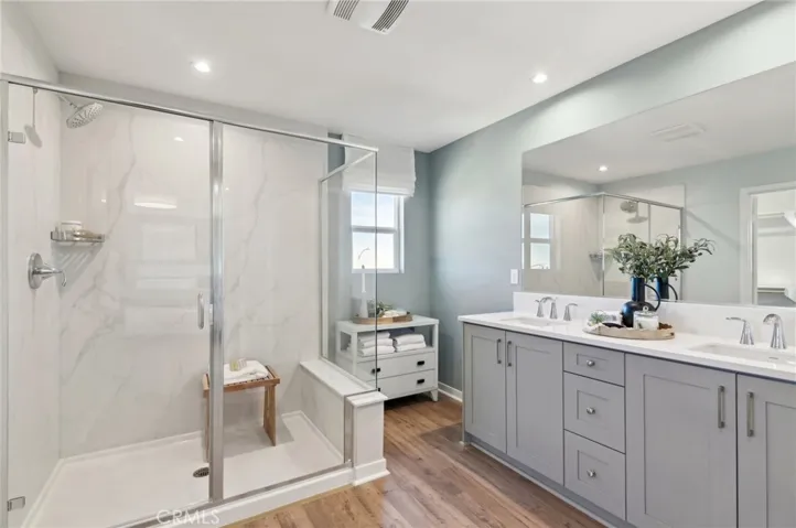 MODEL HOME