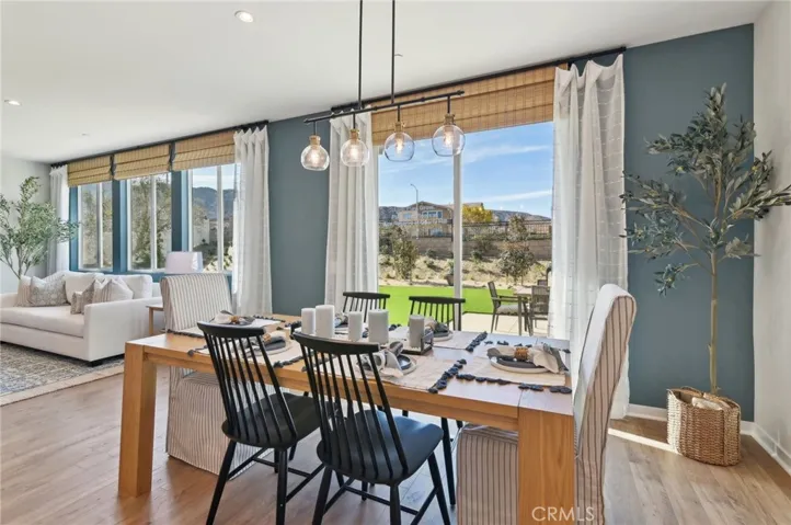 MODEL HOME