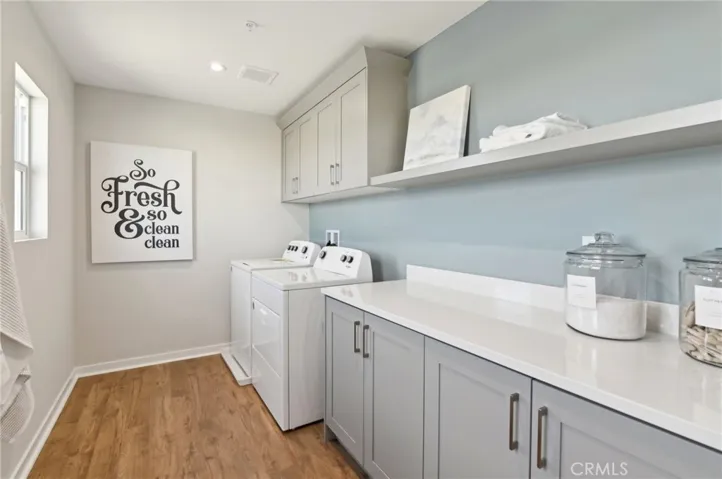 MODEL HOME