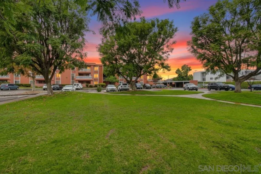 1010 E Washington Ave. 72, Escondido, California 92025 home-pic-18
