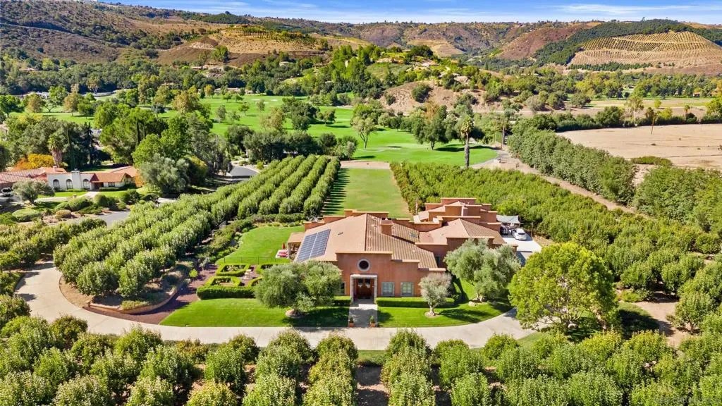 32752 Luiseno Circle Dr, Pauma Valley, California 92061 home-pic-1