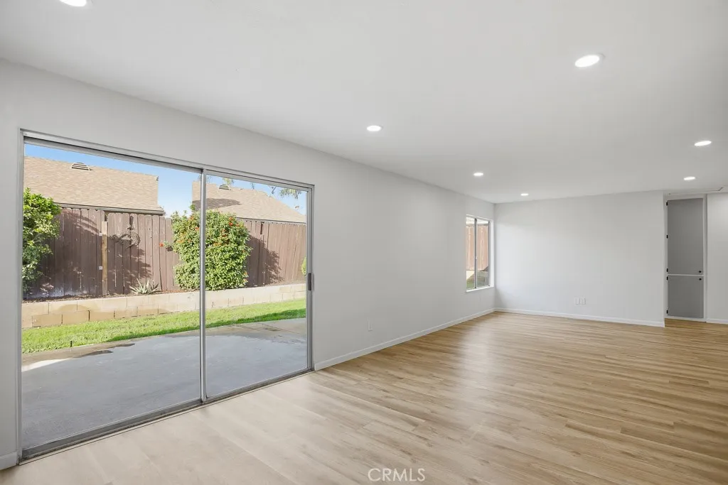 3278 Roberds Avenue, San Bernardino, California 92405 home-pic-9
