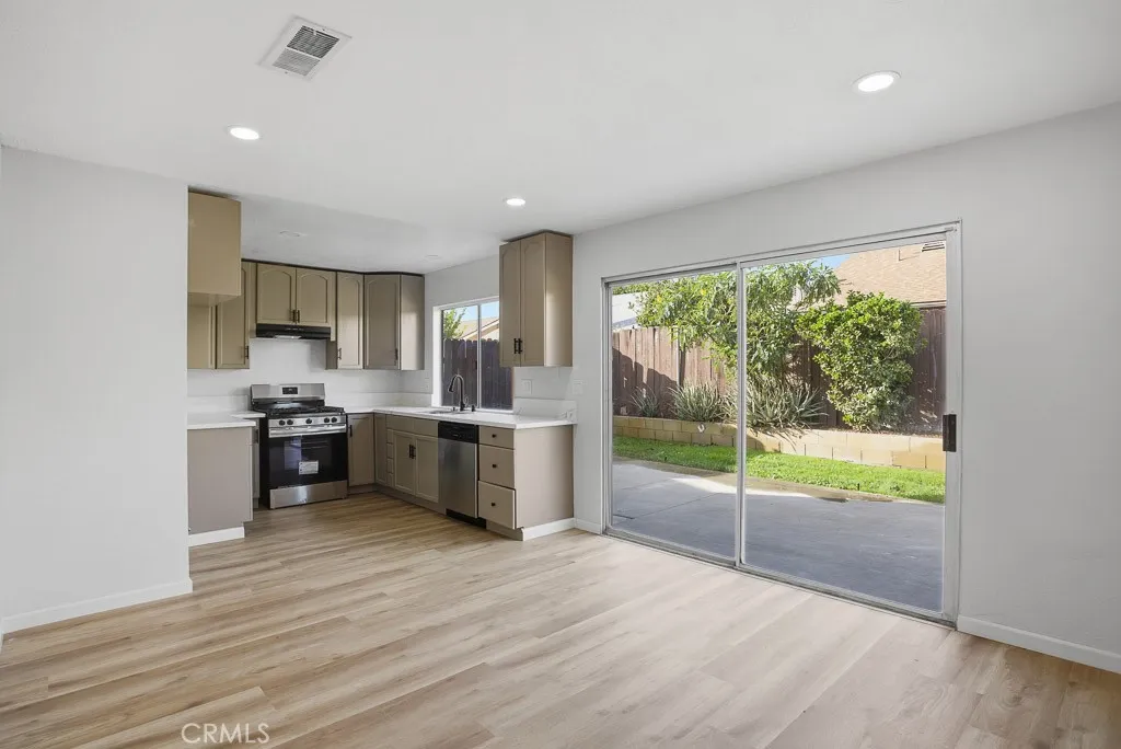 3278 Roberds Avenue, San Bernardino, California 92405 home-pic-7