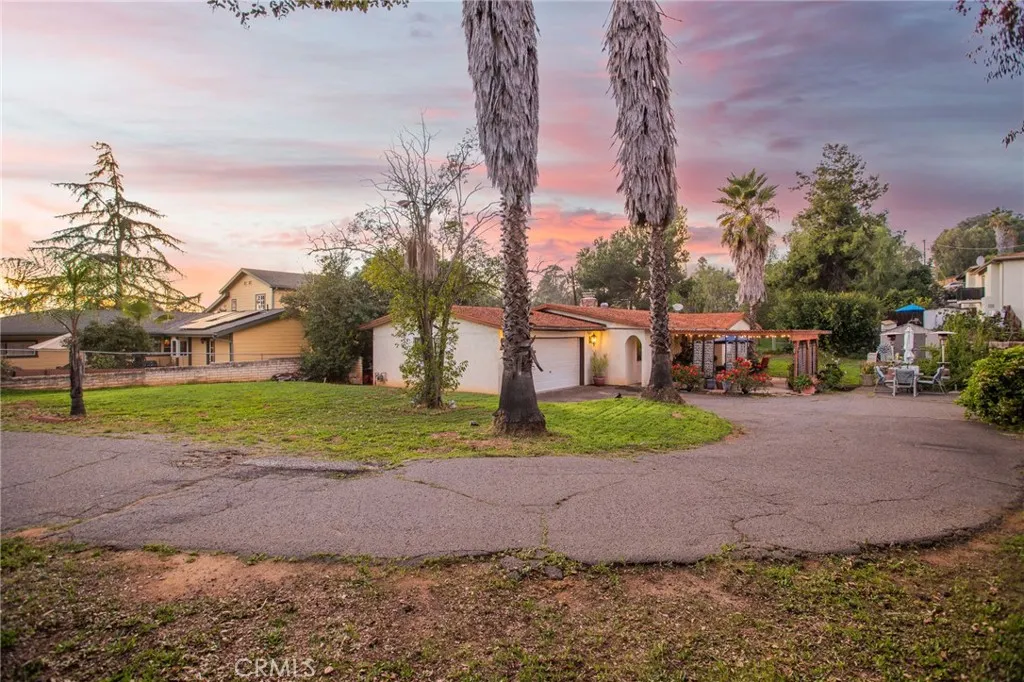 632 E 8th, Escondido, California 92025 home-pic-5
