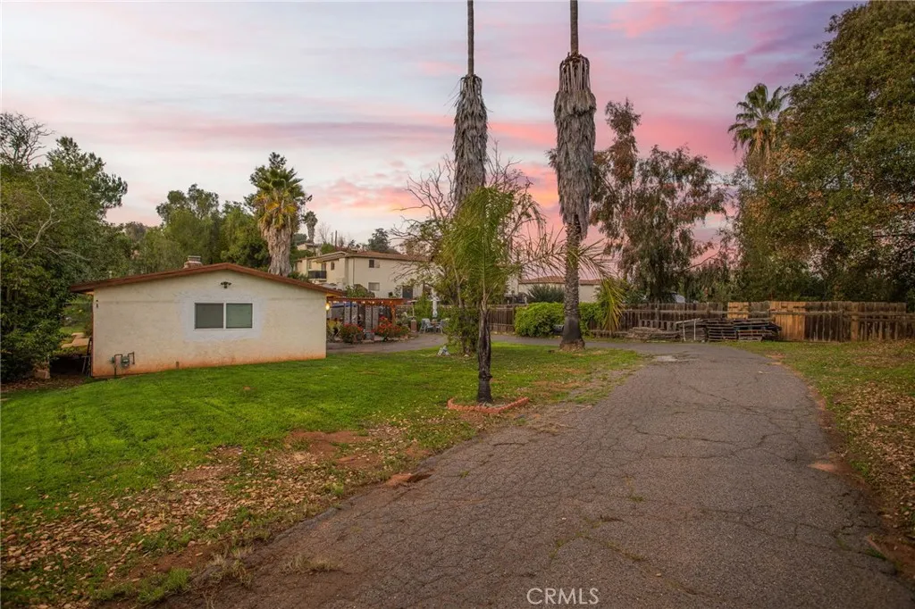 632 E 8th, Escondido, California 92025 home-pic-6