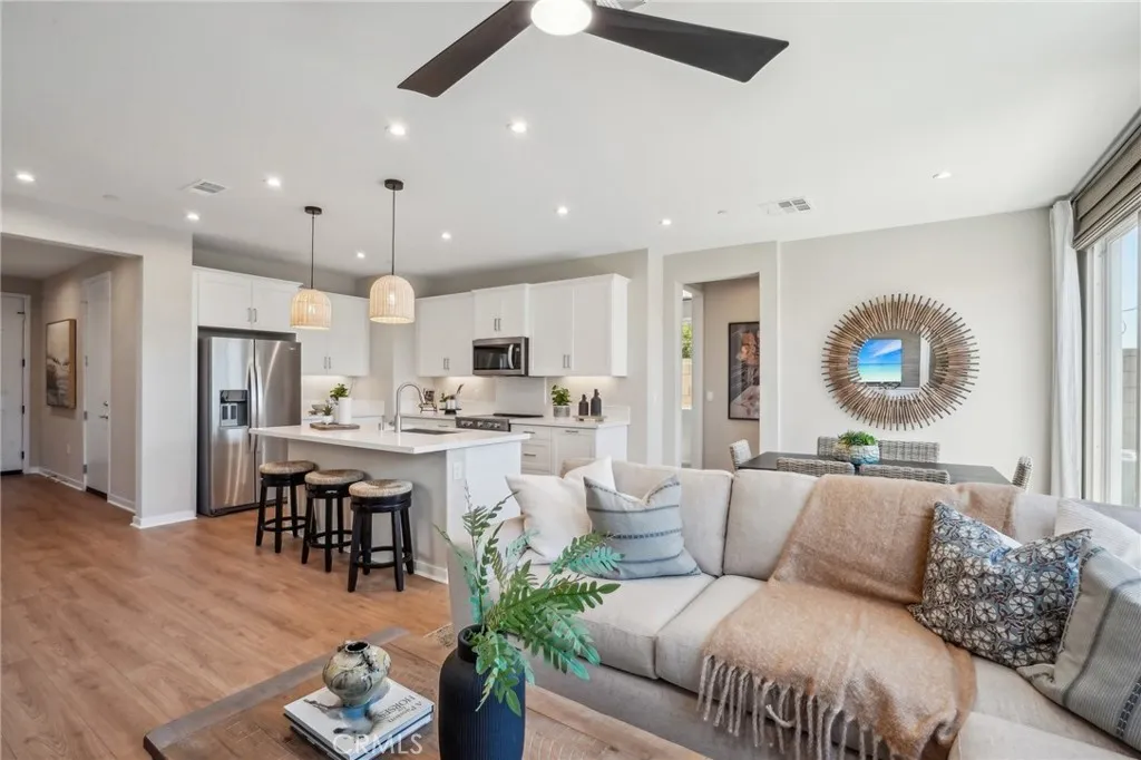 6362 Moonfire Lane, Fontana, California 92336 home-pic-5
