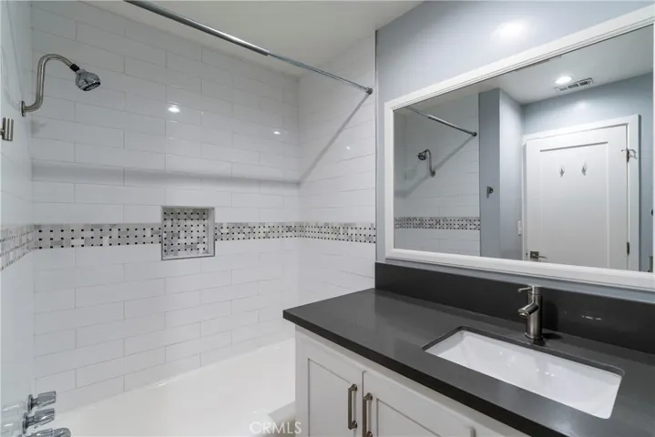 11938 Exposition Boulevard, Los Angeles, California 90064