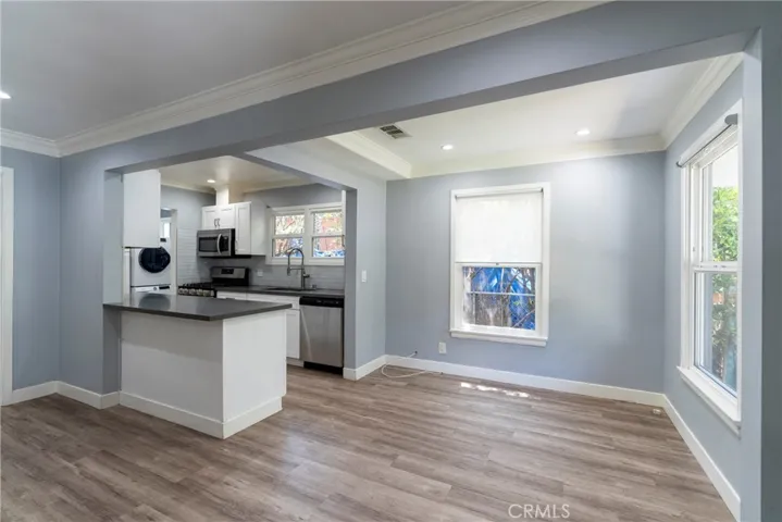 11938 Exposition Boulevard, Los Angeles, California 90064