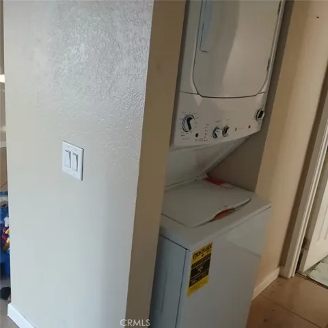 Stackable washer/dryer