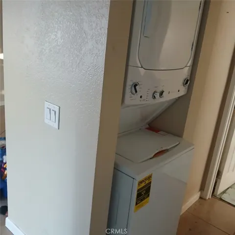 Stackable washer/dryer