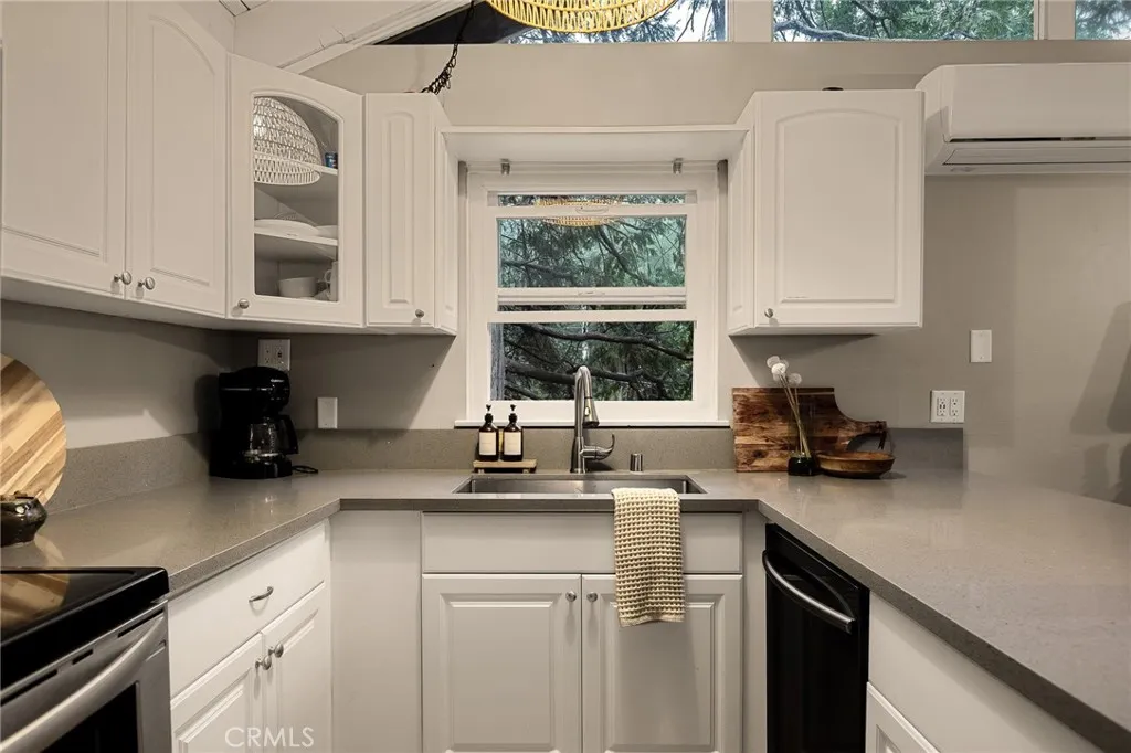 26615 Sugar Cone, Twin Peaks, California 92391 home-pic-9