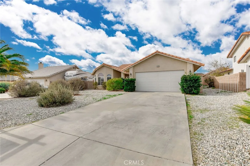 12794 Rain Shadow, Victorville, California 92395 home-pic-2