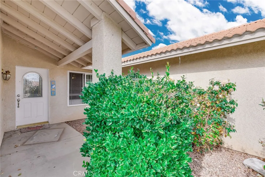 12794 Rain Shadow, Victorville, California 92395 home-pic-3