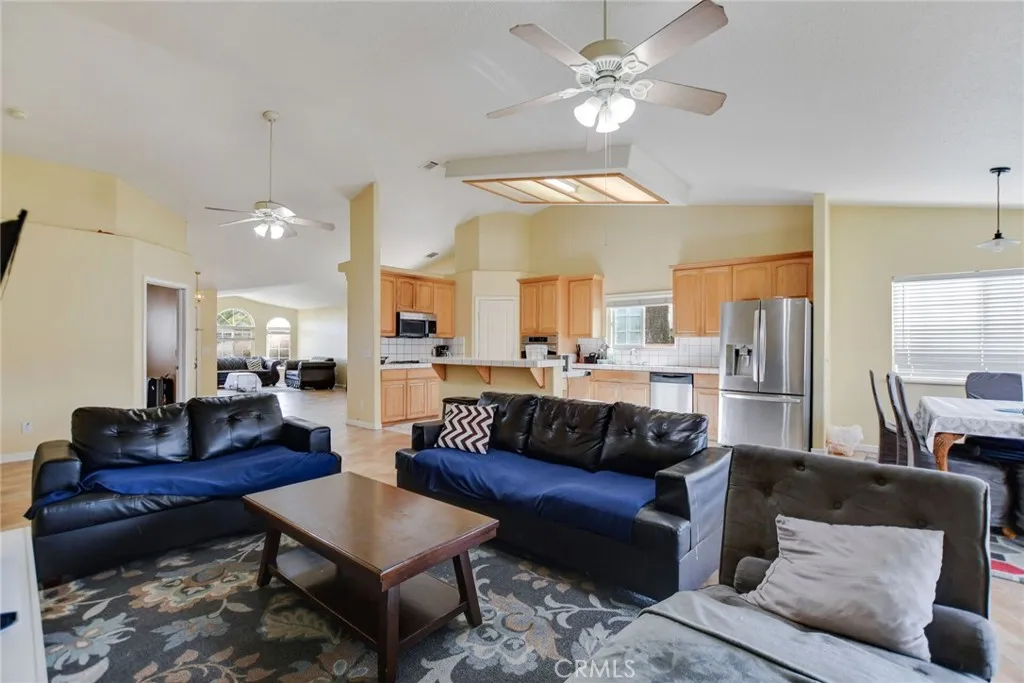 12794 Rain Shadow, Victorville, California 92395 home-pic-23