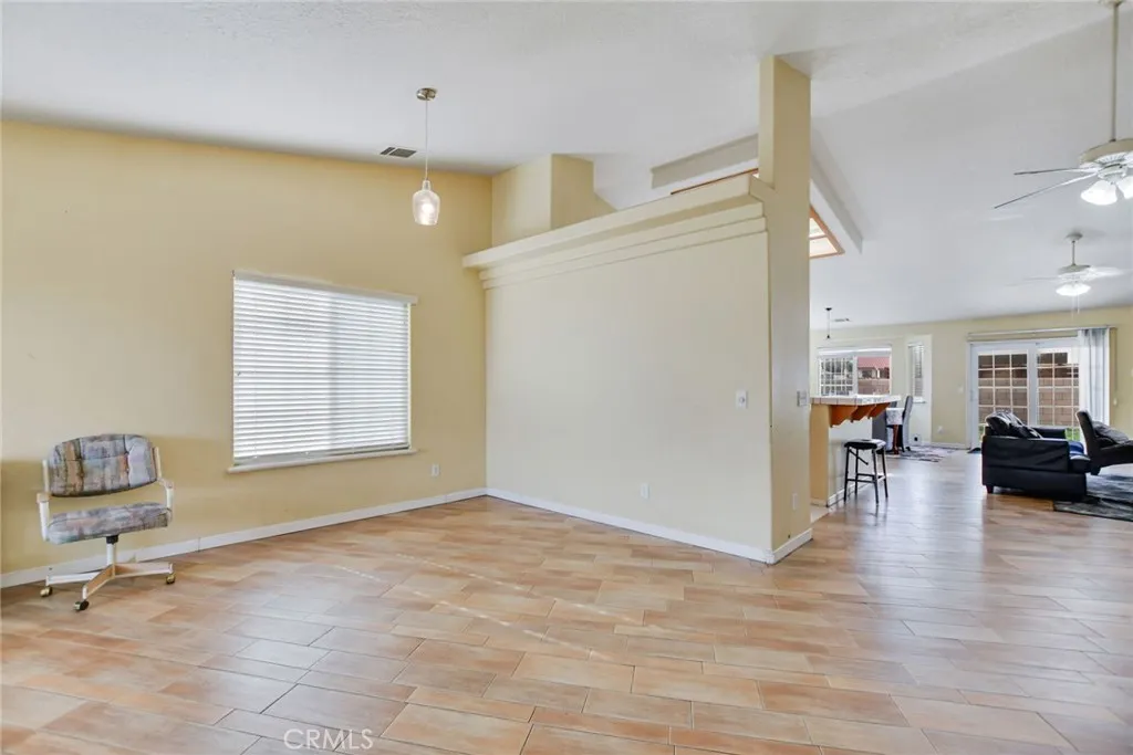 12794 Rain Shadow, Victorville, California 92395 home-pic-8