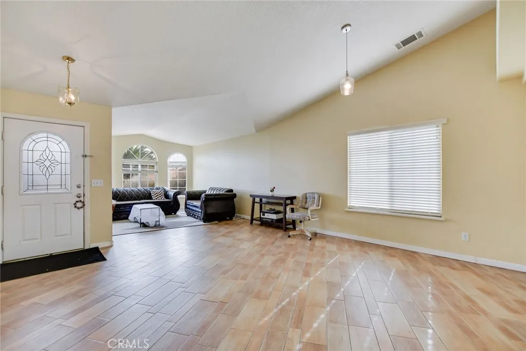 12794 Rain Shadow, Victorville, California 92395 home-pic-6