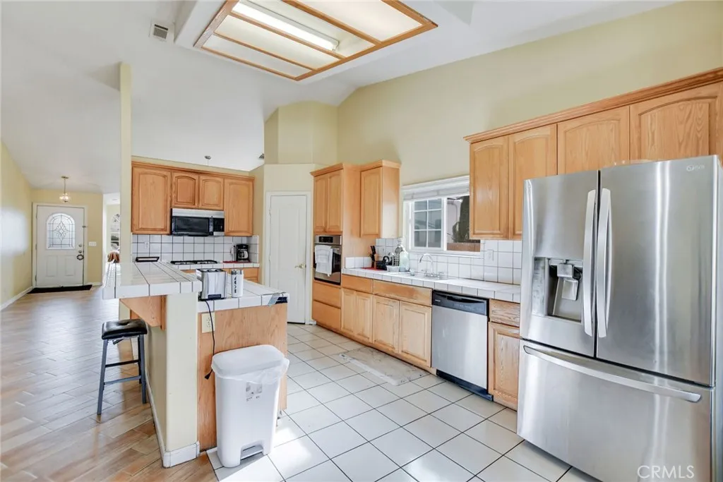 12794 Rain Shadow, Victorville, California 92395 home-pic-15