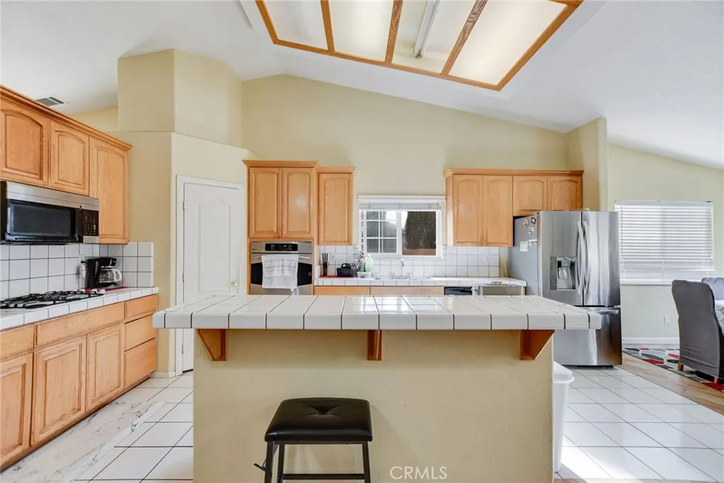 12794 Rain Shadow, Victorville, California 92395 home-pic-14