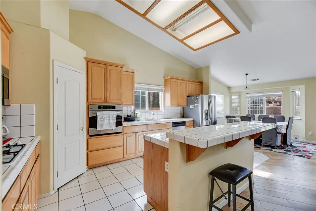 12794 Rain Shadow, Victorville, California 92395 home-pic-13