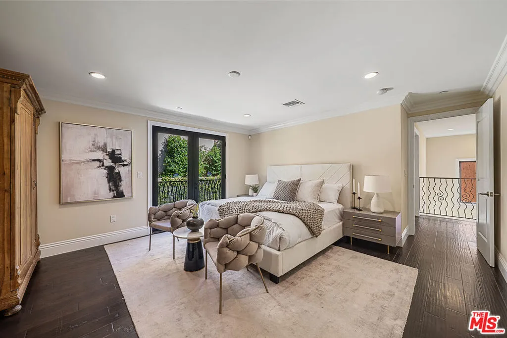 6477 Deep Dell Pl, Los Angeles, California 90068 home-pic-13