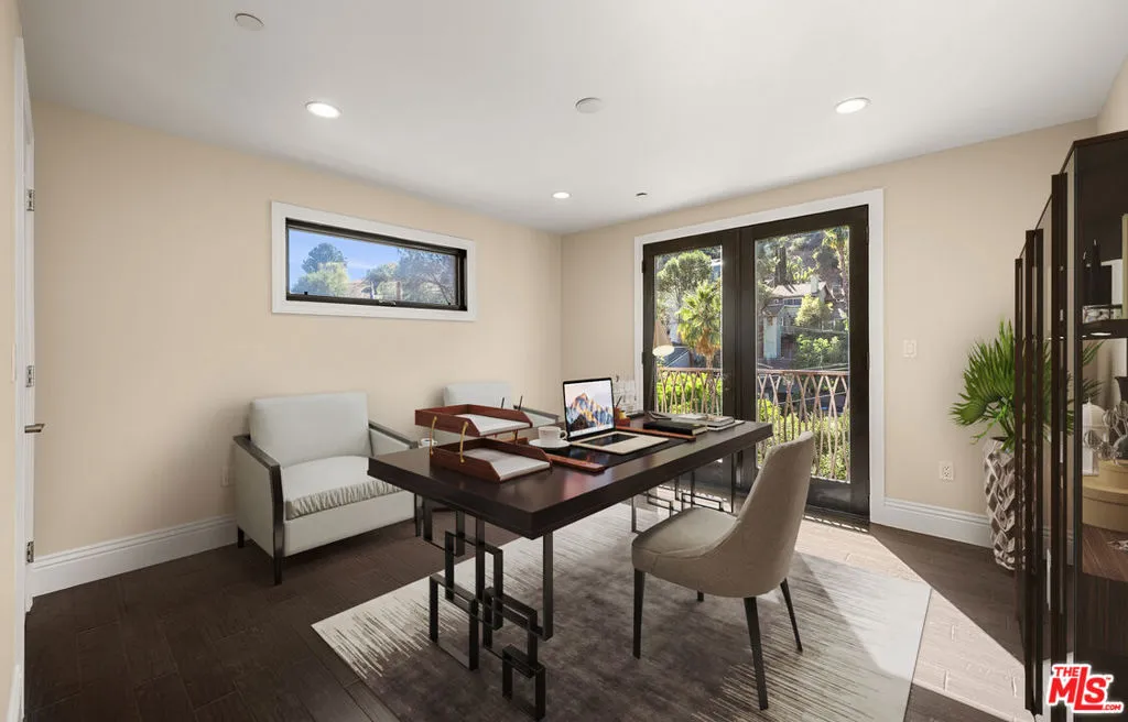 6477 Deep Dell Pl, Los Angeles, California 90068 home-pic-21