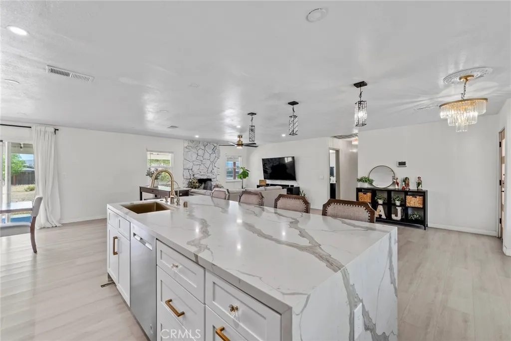 8263 3rd, Hesperia, California 92345 home-pic-12