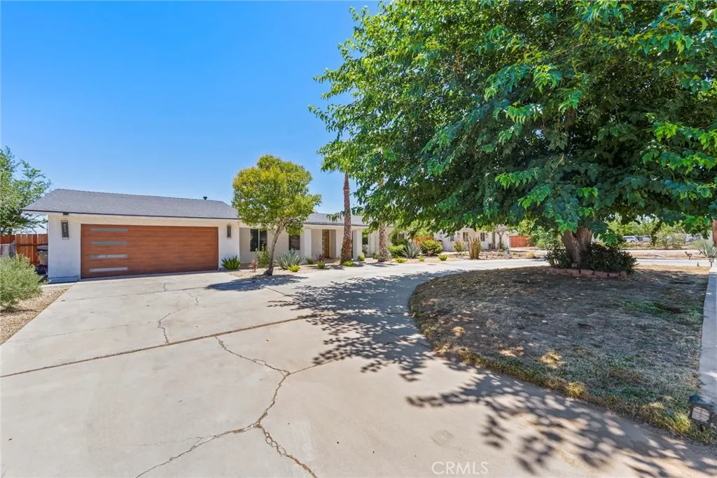 8263 3rd, Hesperia, California 92345 home-pic-1