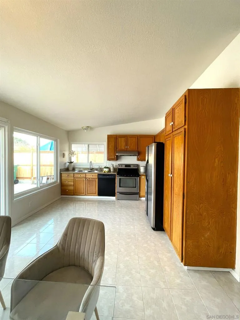 11278 Calle Jalapa, San Diego, California 92126 home-pic-11