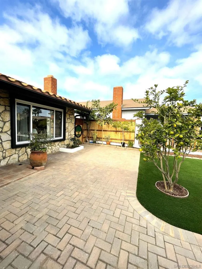 11278 Calle Jalapa, San Diego, California 92126 home-pic-4