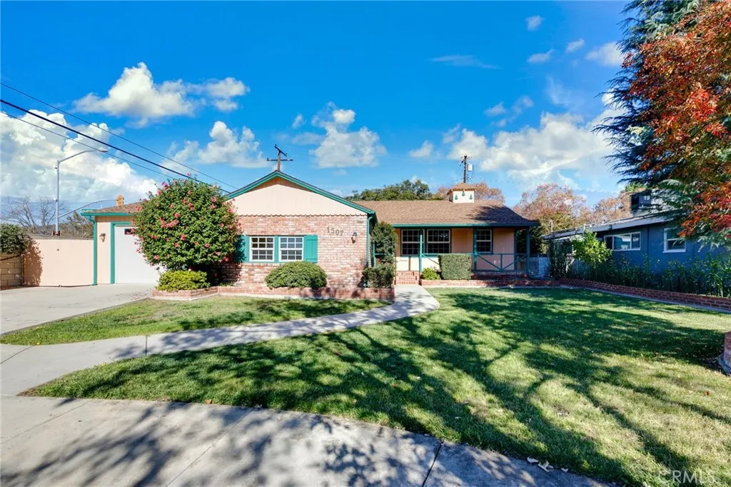 1507 Maplewood, La Verne, California 91750 home-pic-1