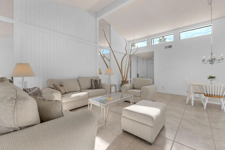 Living Room Vaulted Ceilings
