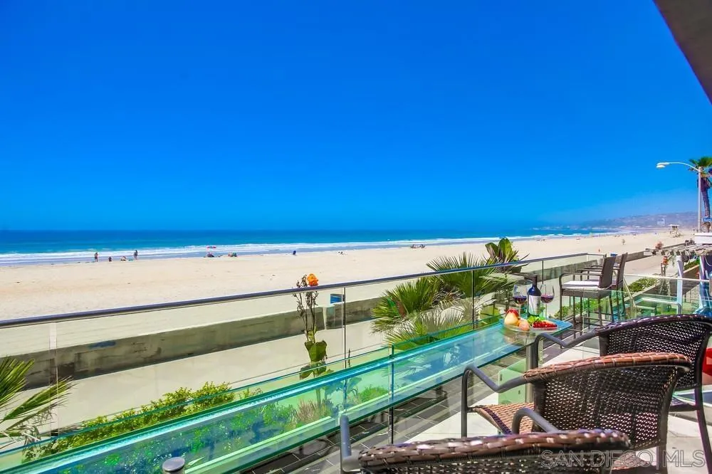 3607 Ocean Front Walk 4, San Diego, California 92109 home-pic-4