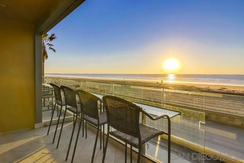 3607 Ocean Front Walk 4, San Diego, California 92109 home-pic-2