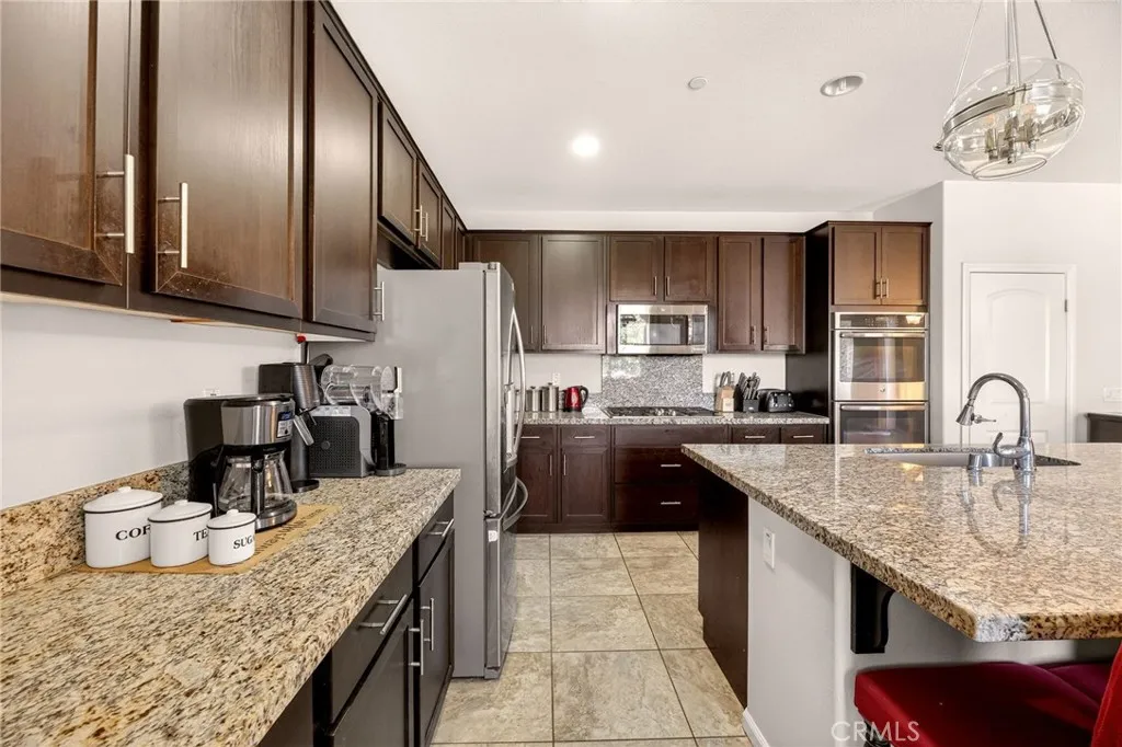 36696 Pavic Court, Lake Elsinore, California 92532 home-pic-15