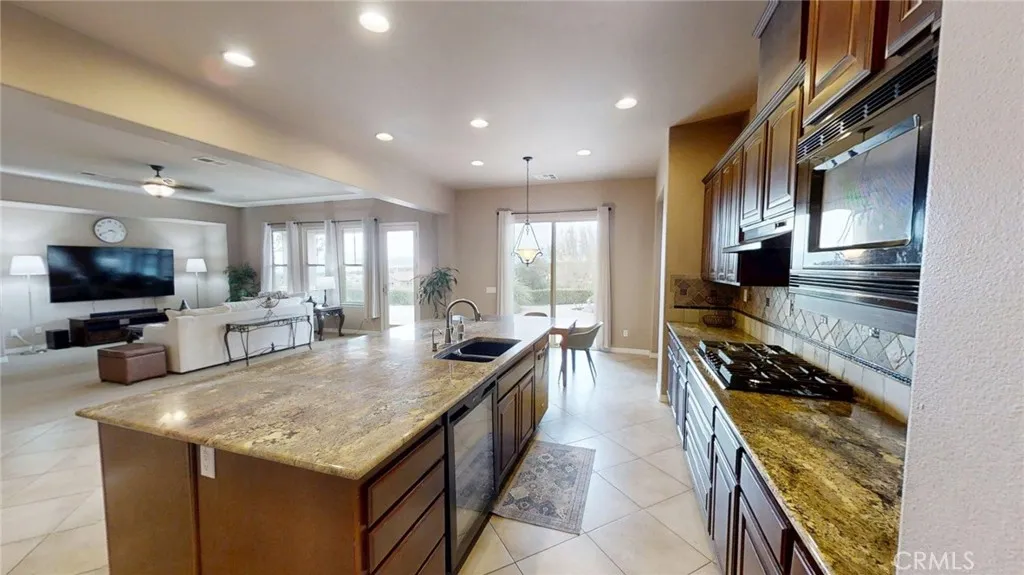 16718 Catalonia Drive, Riverside, California 92504 home-pic-10