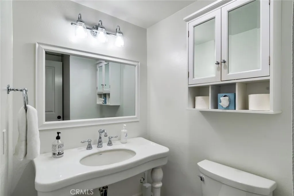 1517 Camelot, Corona, California 92882 home-pic-12