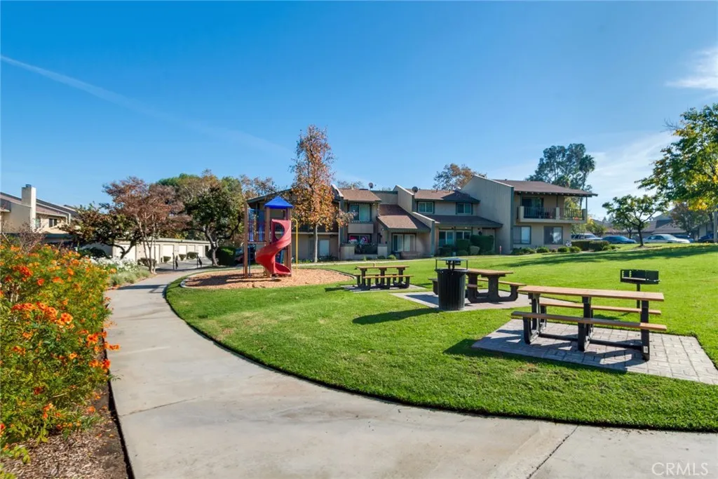 1517 Camelot, Corona, California 92882 home-pic-25