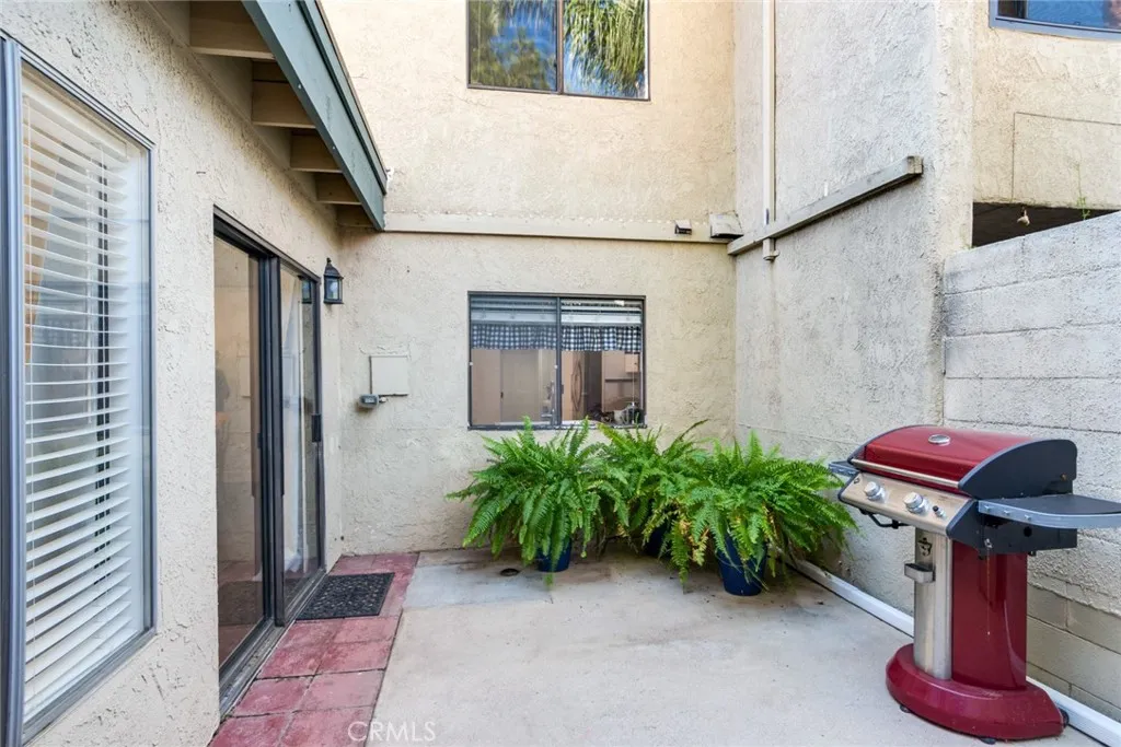 1517 Camelot, Corona, California 92882 home-pic-20