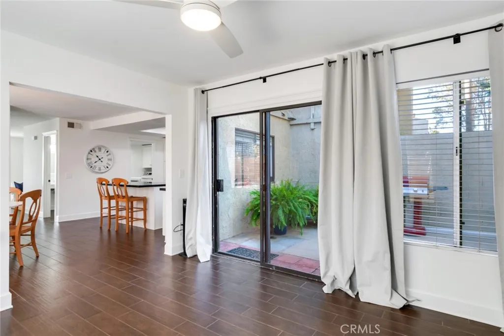 1517 Camelot, Corona, California 92882 home-pic-11