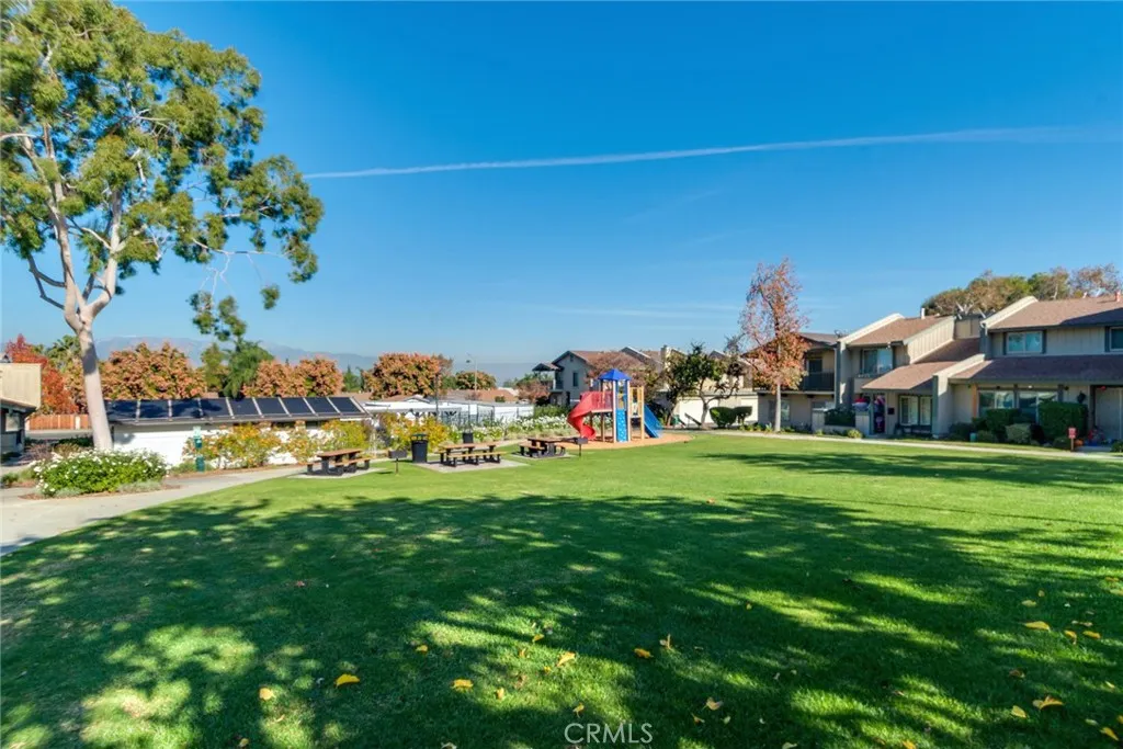 1517 Camelot, Corona, California 92882 home-pic-26