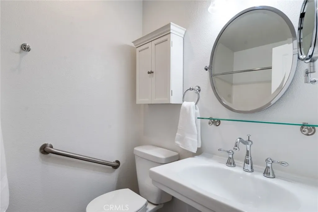 1517 Camelot, Corona, California 92882 home-pic-19