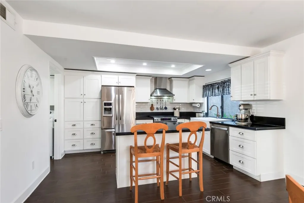 1517 Camelot, Corona, California 92882 home-pic-7